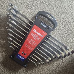 Duralast 10 PC combination wrench Set SAE.    Two available