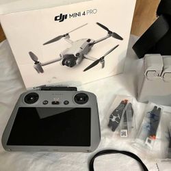 DJI Mini 4 Pro Drone Fly More Combo 