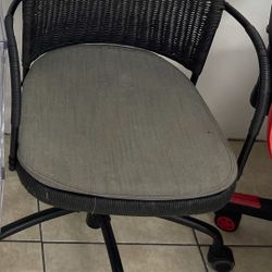 (1) Rolling Chair (Black/Gray)