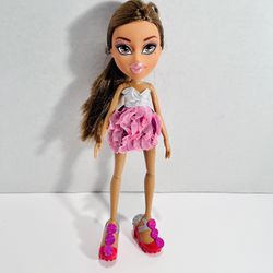 Bratz Doll Sweet Style Yasmin MGA Fashion Doll Toy