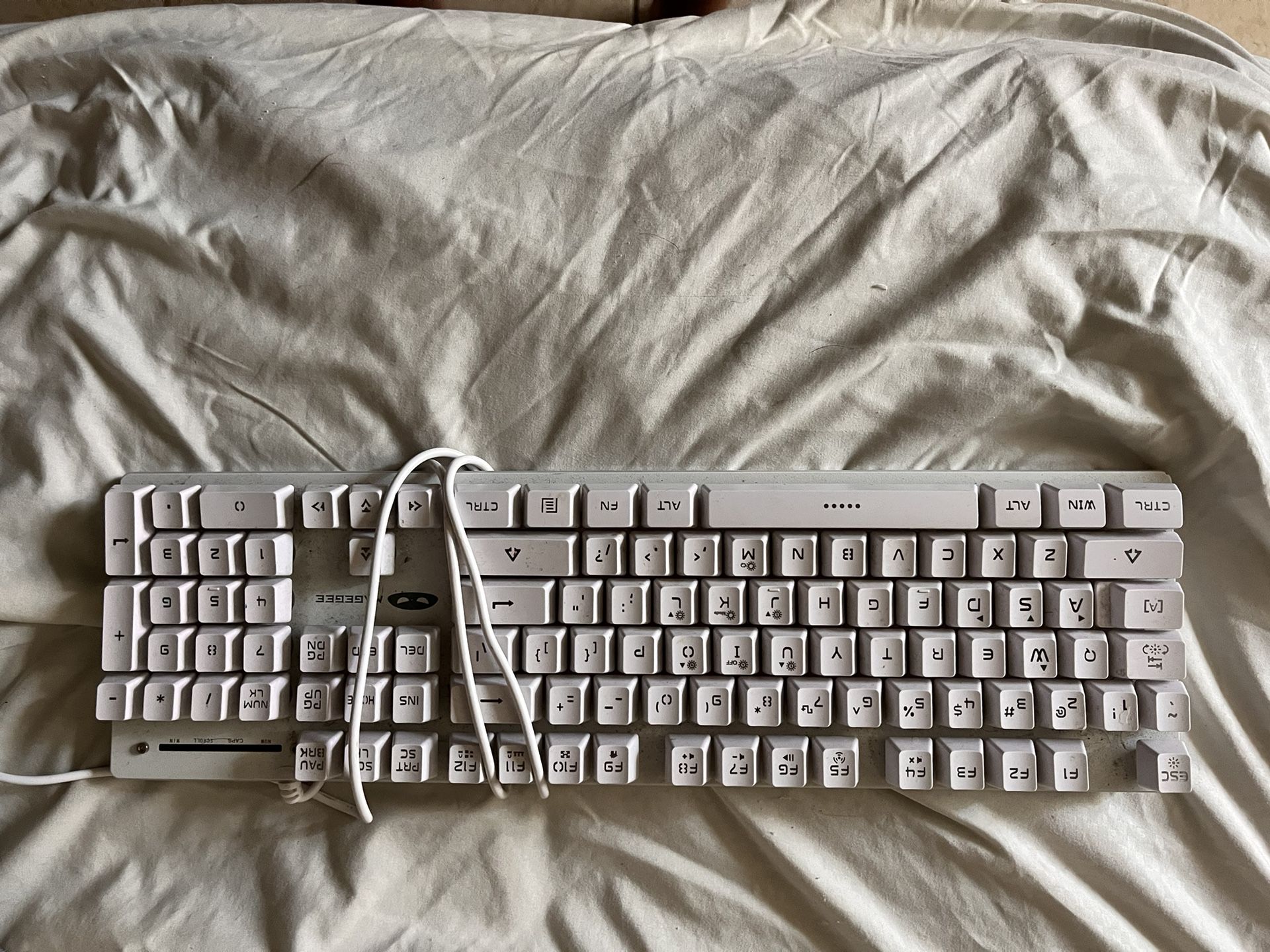 Gaming keyboards With Extra Keyboard Switch