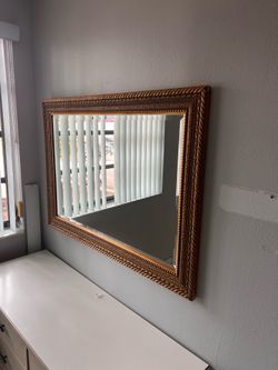 Mirror need gone ASAP
