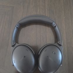 Bose Quite Comfort Headphones 