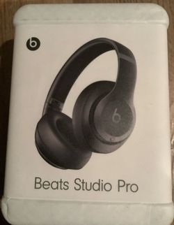 Beats - Studio Pro - MQTP3LL/A Wireless Noise Cancelling Over-the-Ear Headphones, Black Brand New