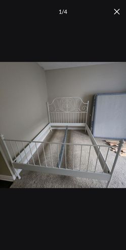 Free Bed with Matteess