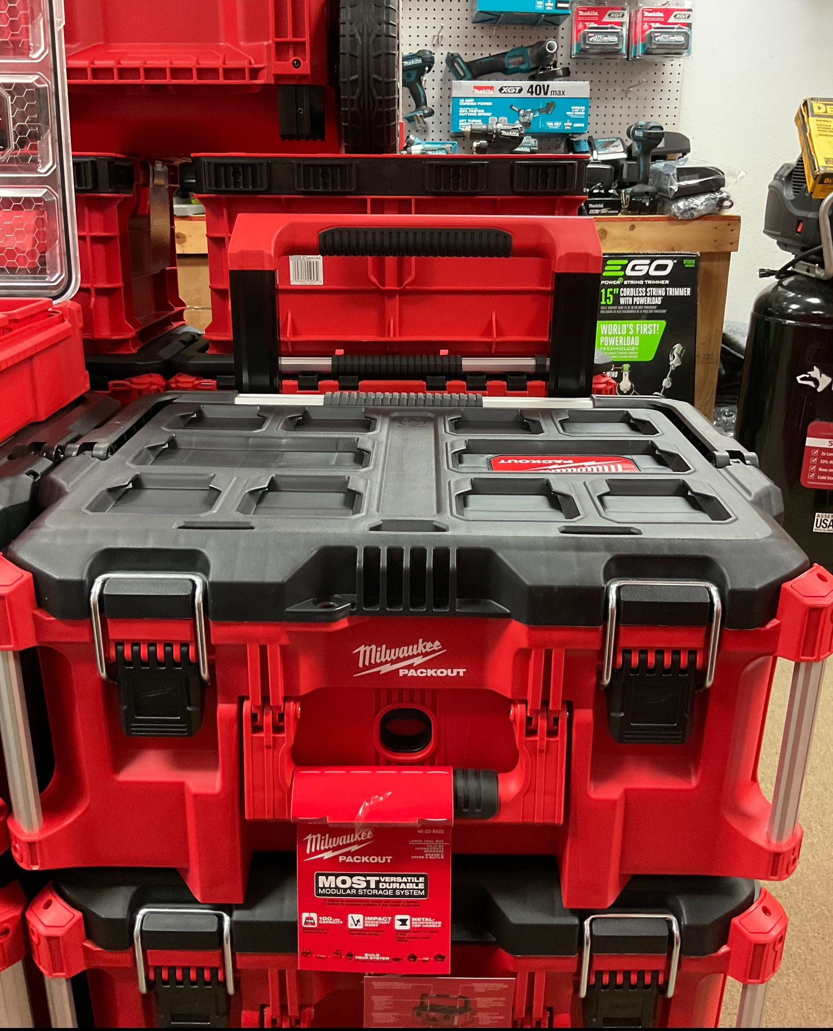 Milwaukee PACKOUT 22 in. Large Portable Tool Box Fits Modular Storage System