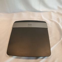 CISCO E2500 Dual Band Wireless Router. ☆😊Check my Profile page for TONS of quality SALE items😇☆
