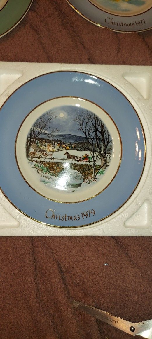 Avon Collectible Christmas Plate