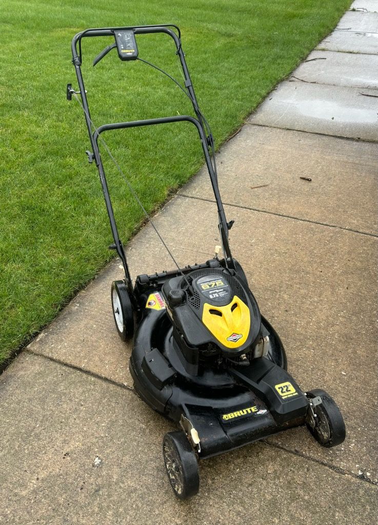 Briggs & Stratton Brute Self Propelled Lawn Mower for Sale in
