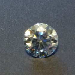 2.44 CARAT VVS1 CLARITY MOISSANT DIAMOND. ICE BLUE. PERFECT FOR A RING OR PENDANT! 