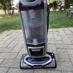Shark Vacuum Cleaner 