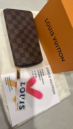 Authentic Damier Louis Vuitton Zippy Wallet