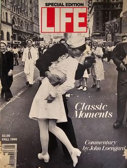 Special Edition Life  Classic Moments. Commentary by John Loengard.