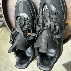 Alexander McQueen, Size 9.5