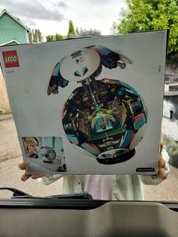 lego/ soccer ball