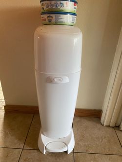 Diaper Genie Complete Diaper Pail.