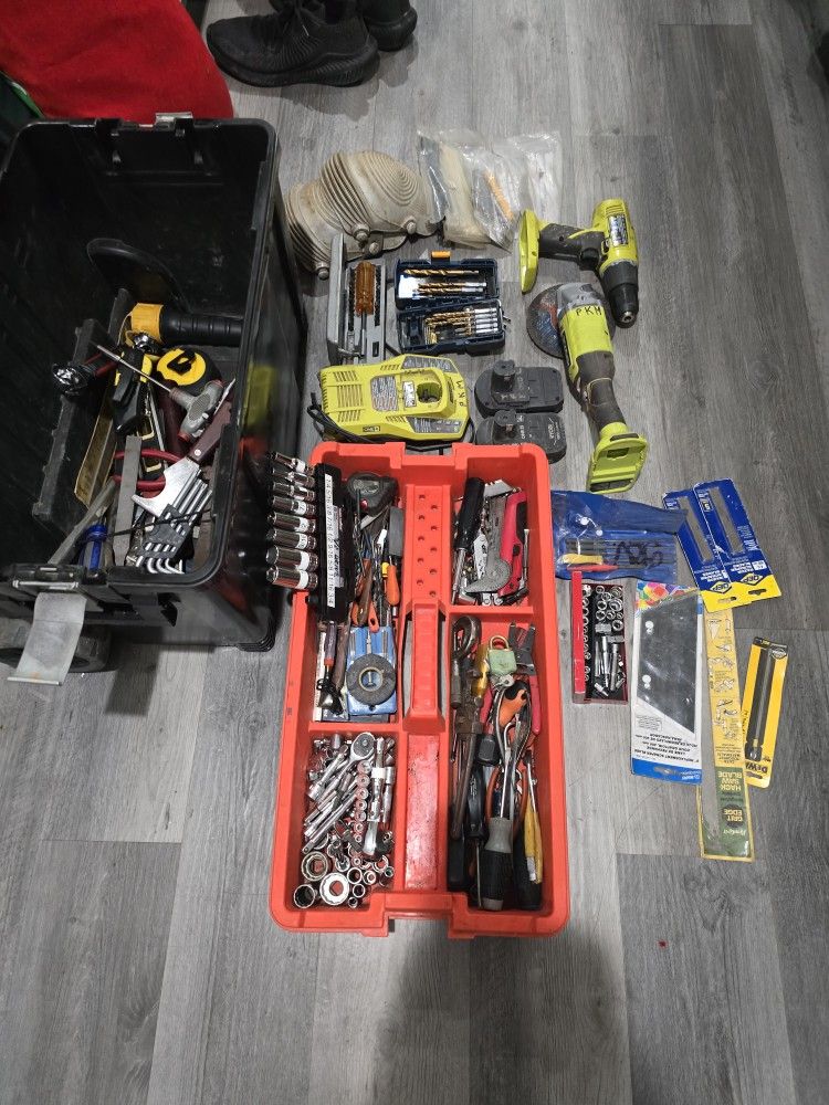 Robin Battery Drill, Grinder And Charger