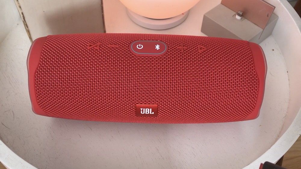 JBL Flip 4- like New!!