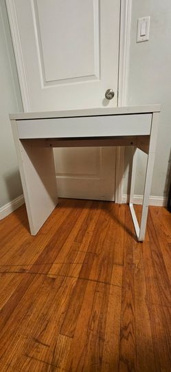 IKEA malm desk