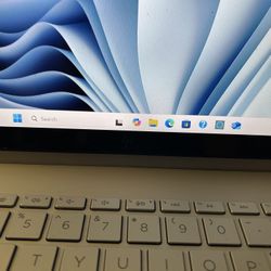 2-in-1 HP Envy x360 Laptop – i7, 16GB RAM, Pen + Touchscreen