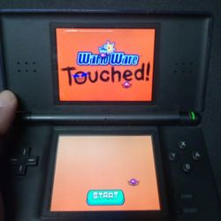 Nintendo Ds Lite With R4 Preloaded Games