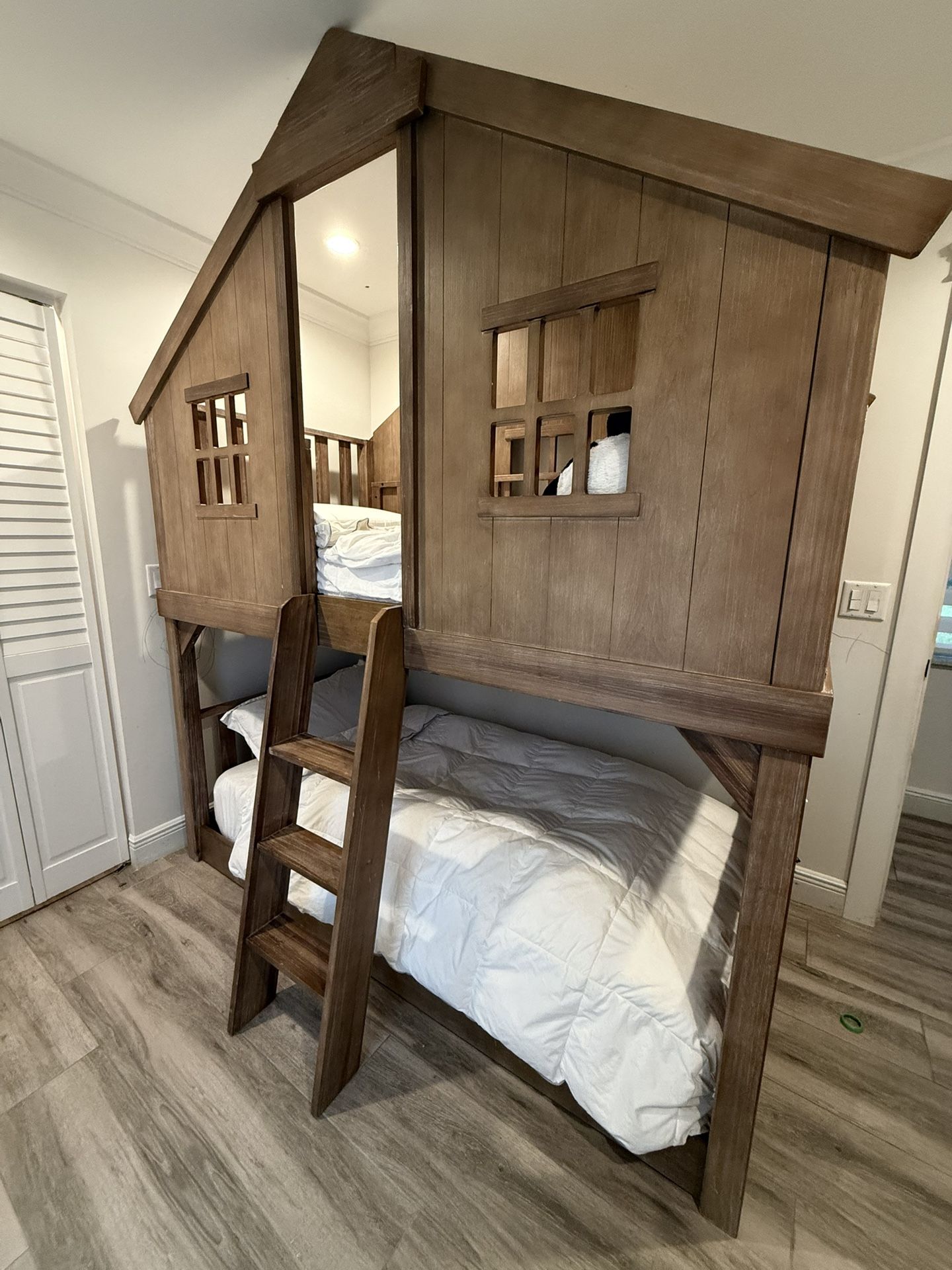 Pottery barn Tree House Bunk Bed