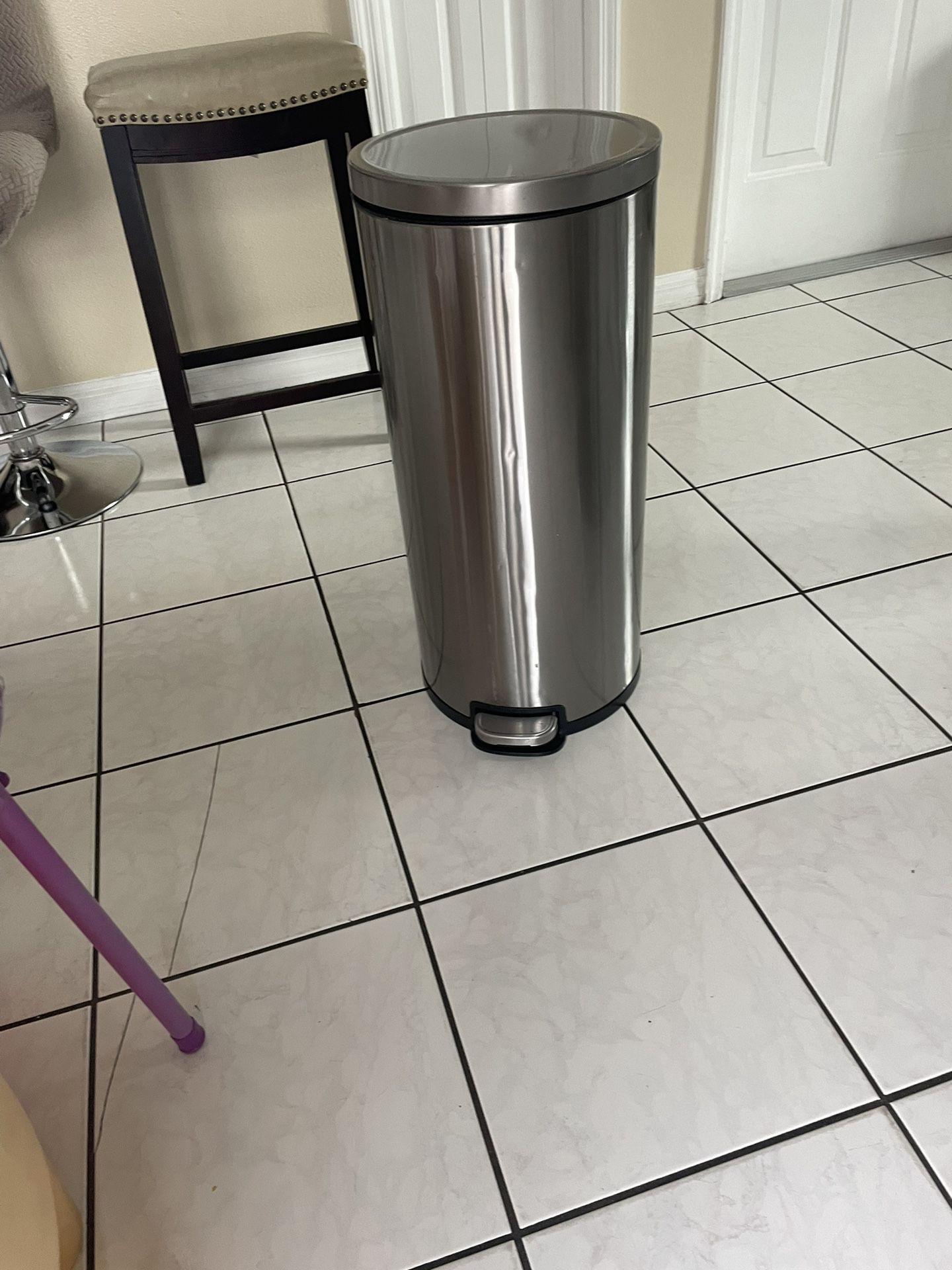 style steel trash can very good foot operated very clean measures tall 261/2 inches