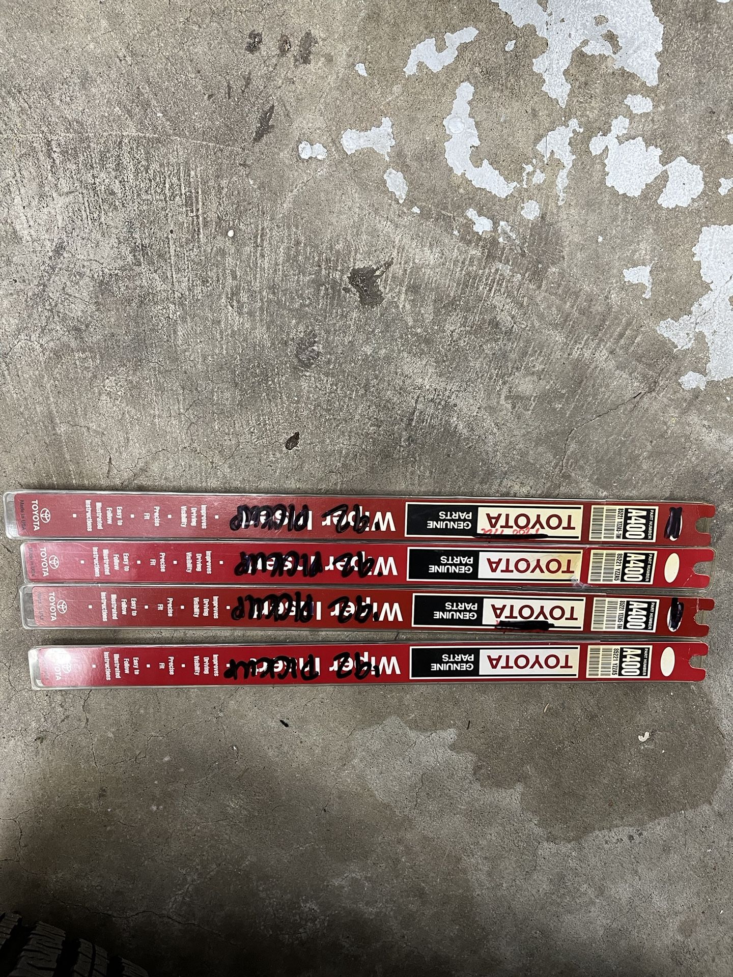 Multiple Toyota Wiper Inserts