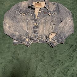 Woman’s Levi’s Cropped Denim Jacket 