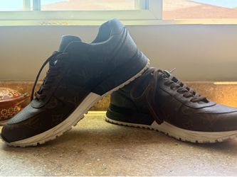 Louis Vuitton Men's Run Away Sneakers Monogram Canvas Size 8