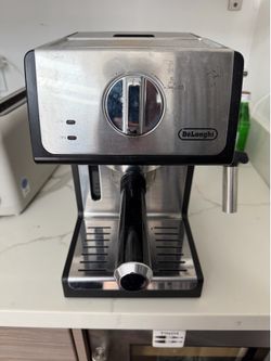 DeLonghi Espresso & Cappuccino Machine – Works Great
