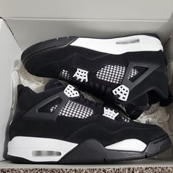 Air Jordan 4 white thunder