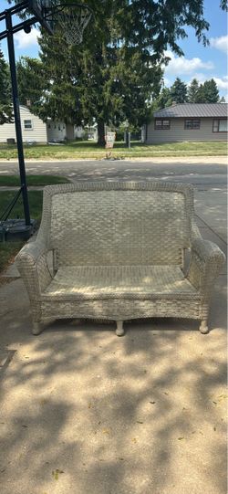 Wicker Love Seat - Great Condition