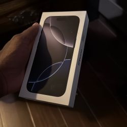 iPhone 16 Pro Box 