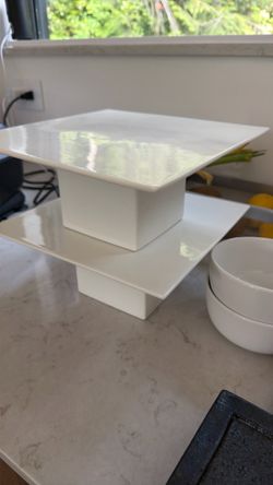 Free Bowls serving plates and cake stand