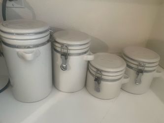 “4 White Ceramic Kitchen Canisters – Airtight”
