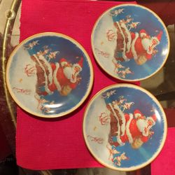 Vintage Xmas limited Gorham porcelain plates with gold trim