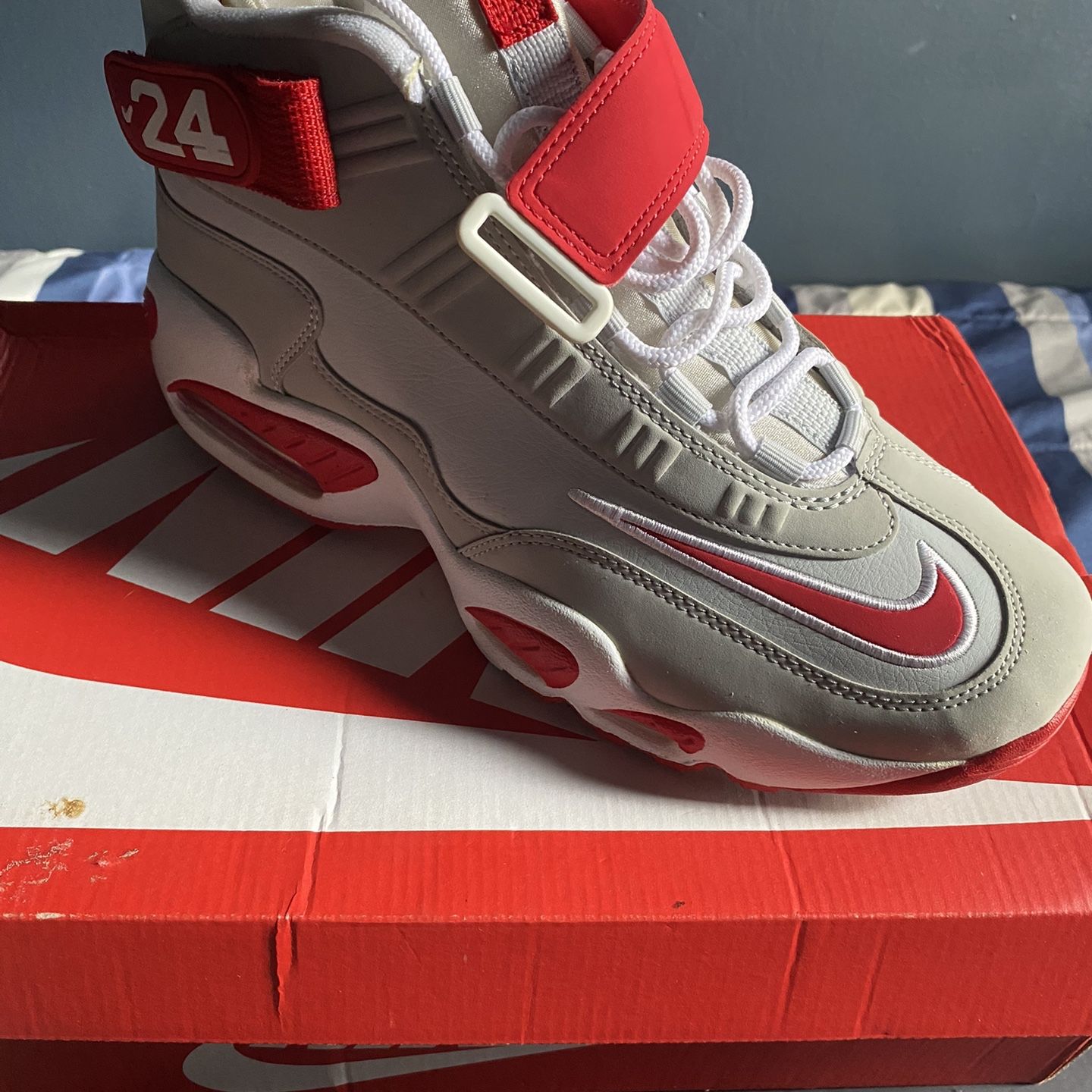 AIR GRIFFEY MAX 1 size 10.5 pure platinum/ university red