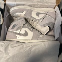Jordan 1 Mid Smoke Grey Sail (Suede) 8 1/2