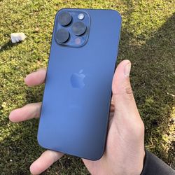 iPhone 15 Pro Max: 1TB Unlocked (Blue)