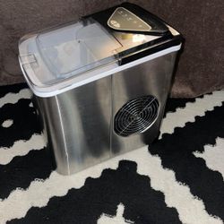 Mini Frigidaire EFIC123-SS Counter Top Maker, Produces 26 pounds Ice per Day, Stainless Steel new