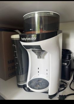 Baby breeza formula maker