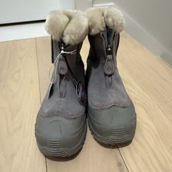 Brand new Columbia Kids Boots Size 2