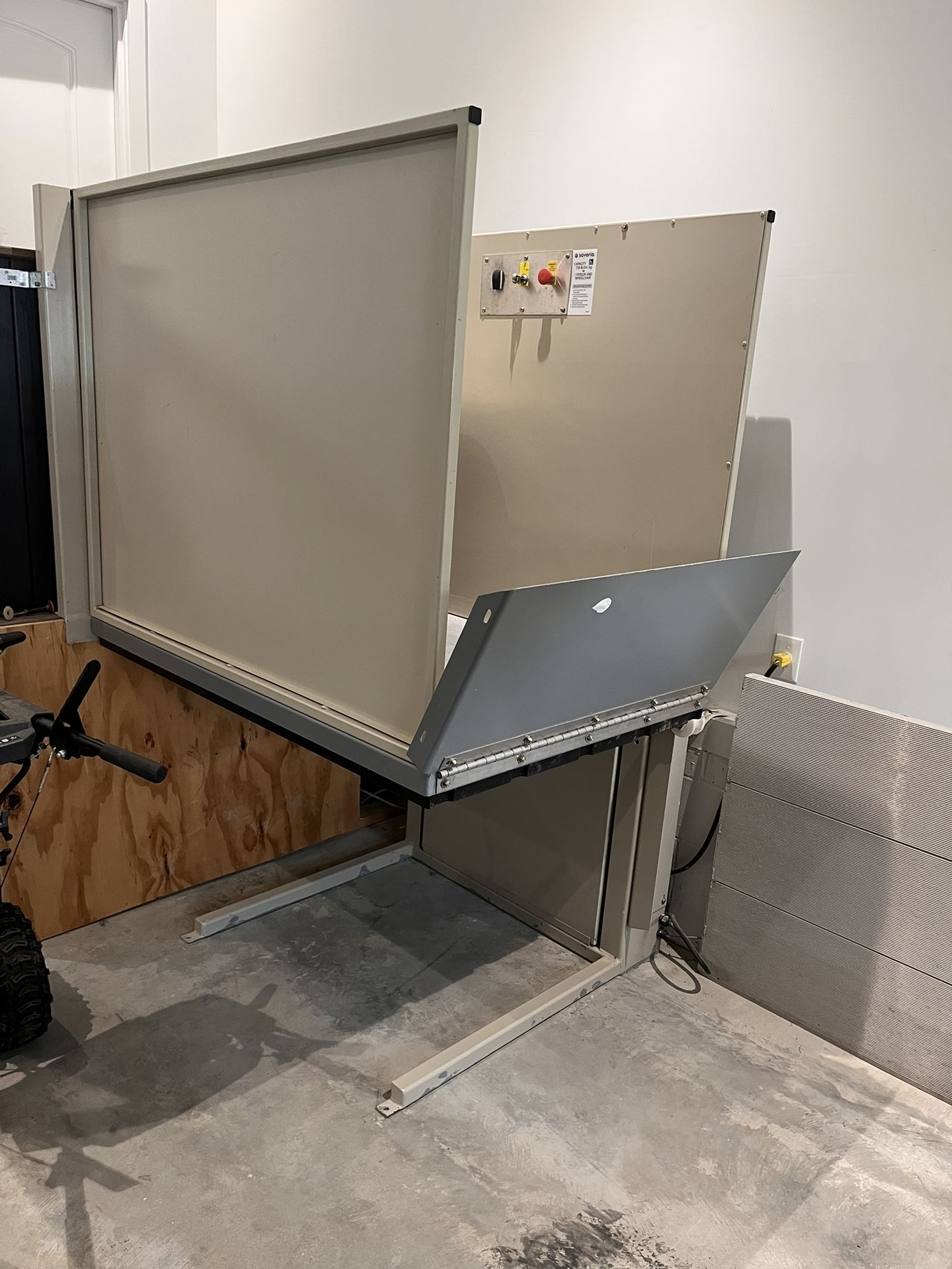 Handicap Platform Chair Lift