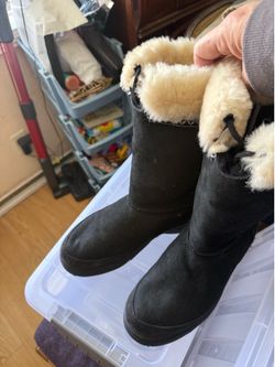 Uggs tall size 9