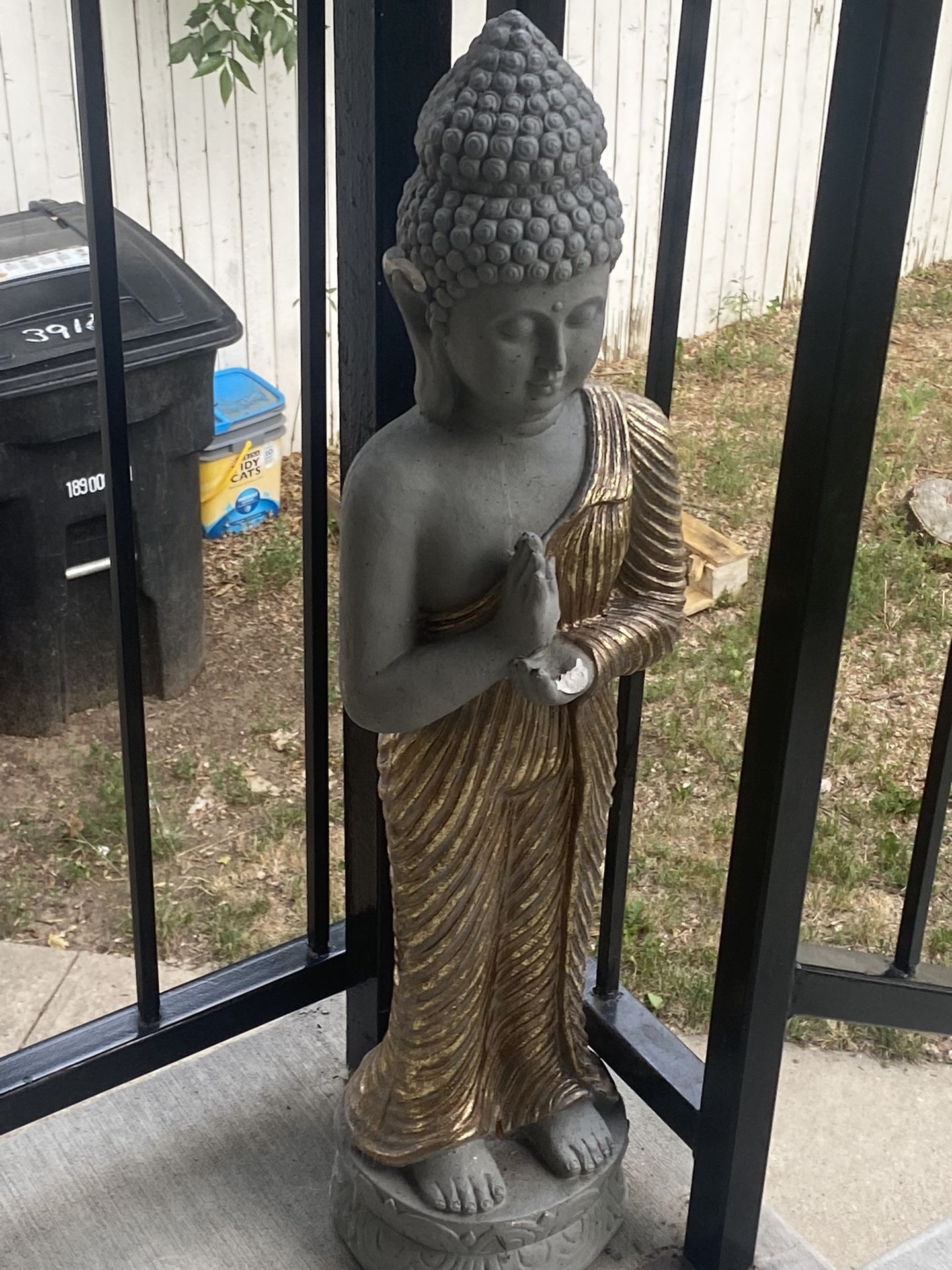 Statue