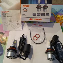 Sylvania LED 9007 New pair lights