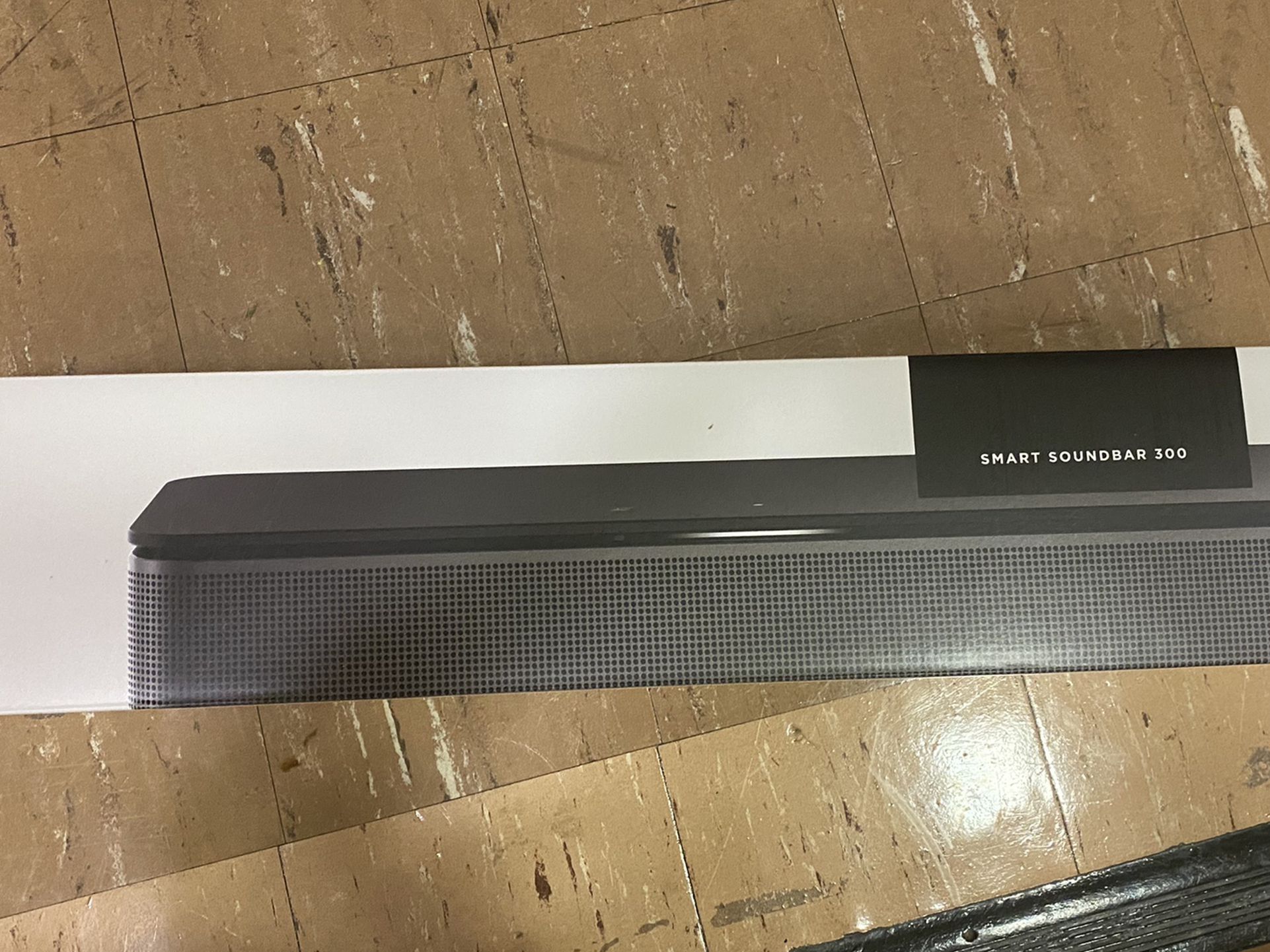 Bose - Smart Soundbar 300 - Voice Control with Bluetooth and Wi-Fi - Black