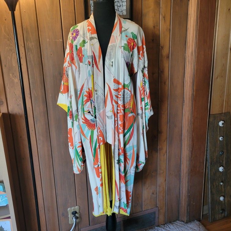 Vintage 1940s Genuine Silk Women's Floral Kimono Long Hanging Sleeves