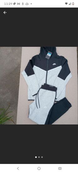Nike Tech Jogging Suit
